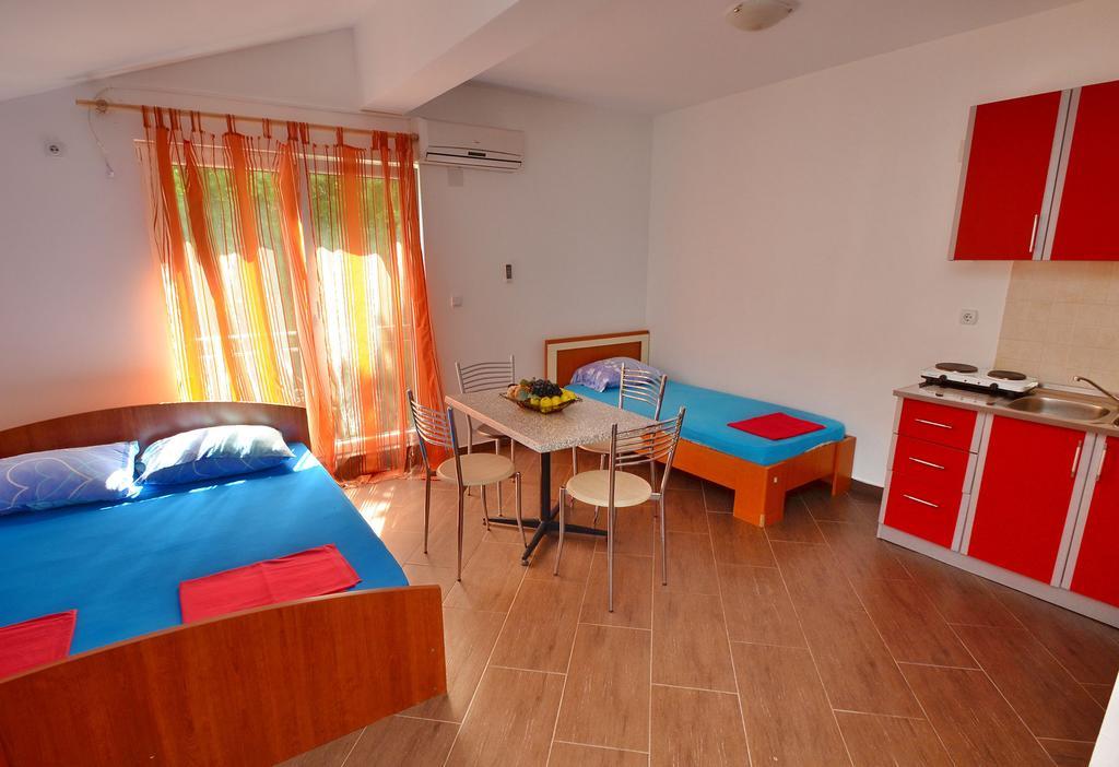 Apartments Scorpio Kotor Zimmer foto