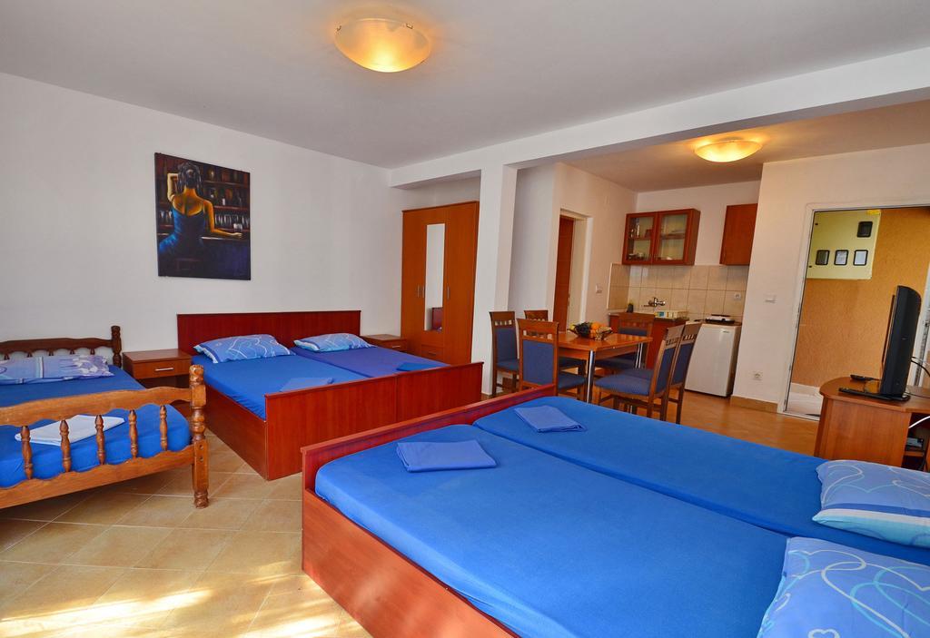 Apartments Scorpio Kotor Zimmer foto